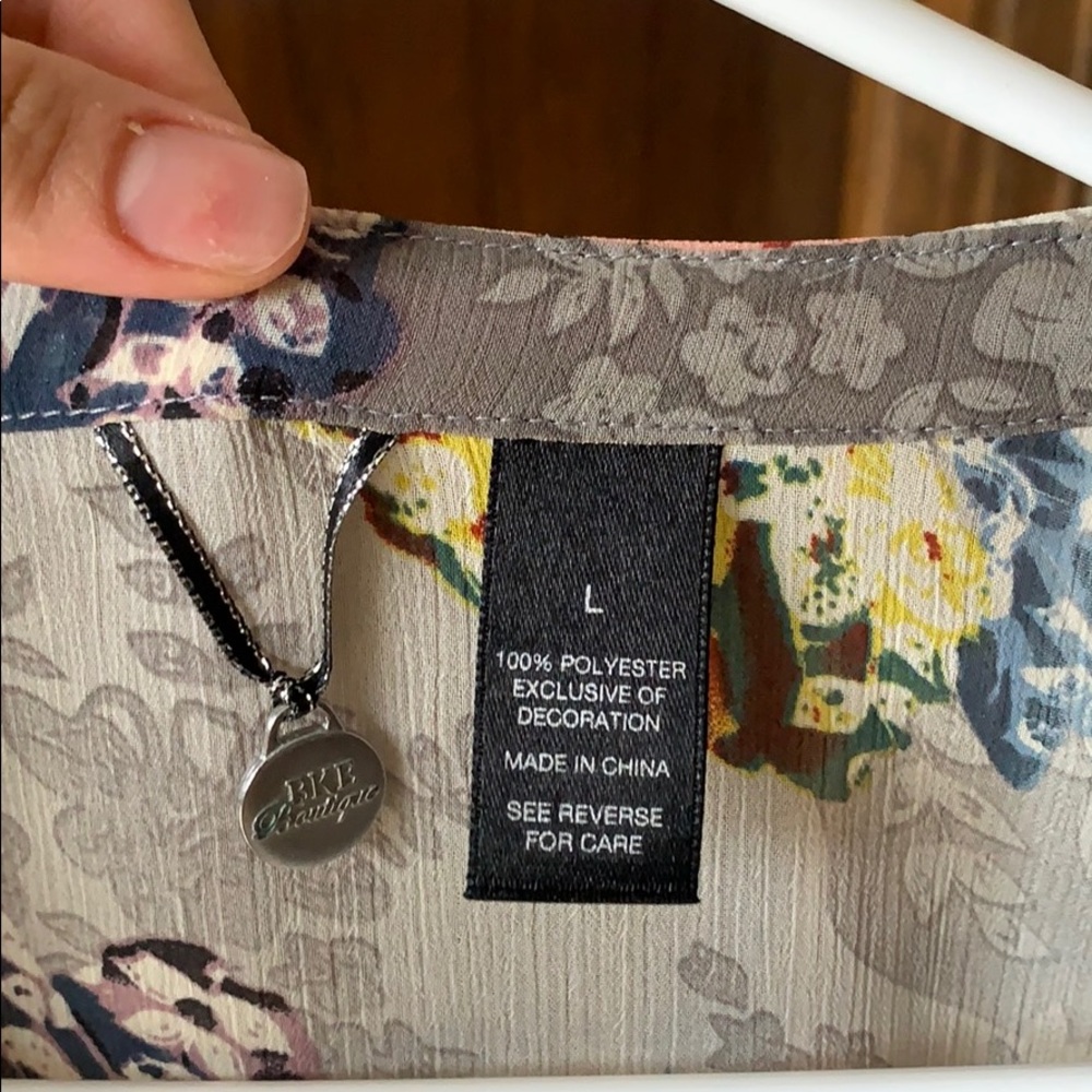 Buckle Top - Picture 4 of 5